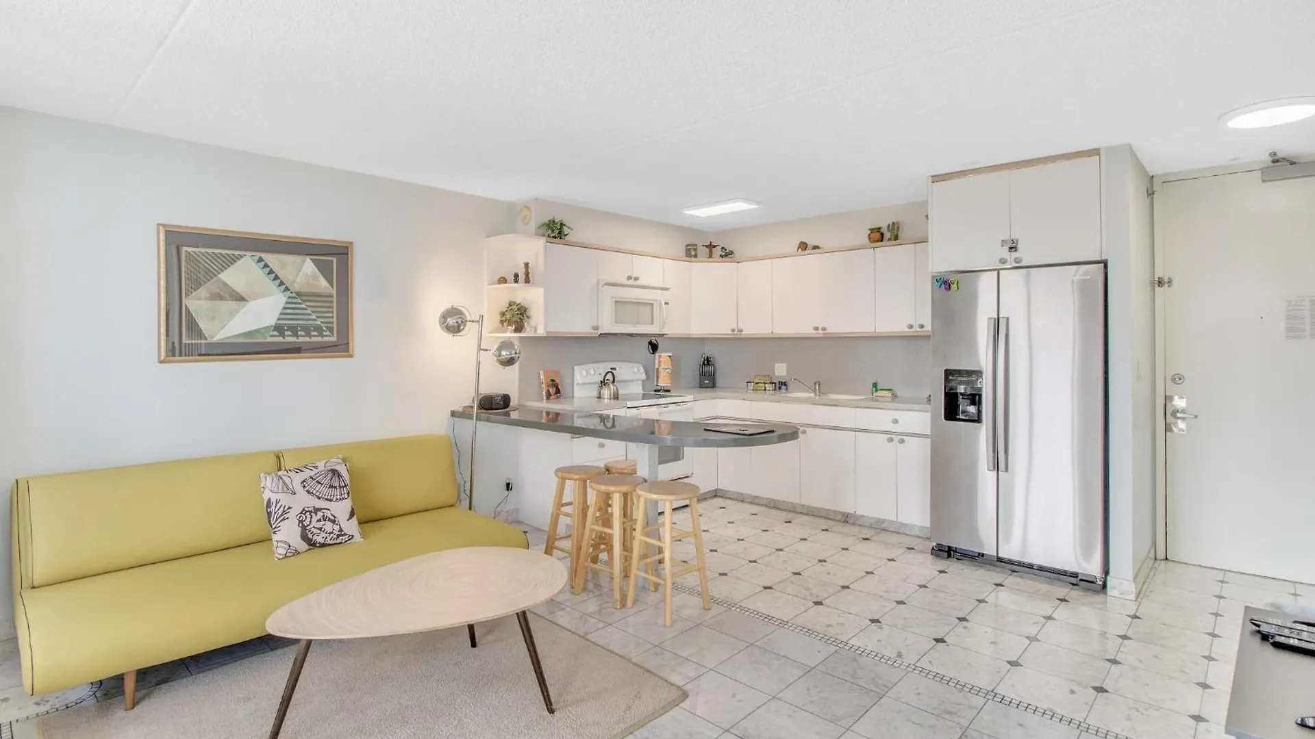 High Rise Ocean View Waikiki Condo, Free Parking & Wi-Fi Honolulu Apartment